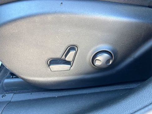 Used 2022 Jeep Cherokee Trailhawk w/ Premium Leather Package image 39