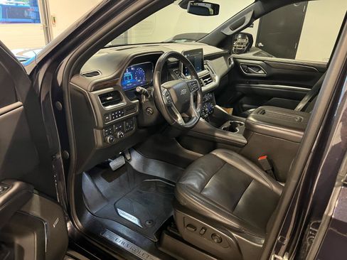 Used 2022 Chevrolet Tahoe Z71 w/ Luxury Package AWD/4WD image 10