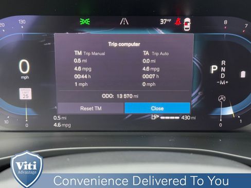 Used 2025 Volvo XC40 B5 Plus w/ Protection Package Premier image 33