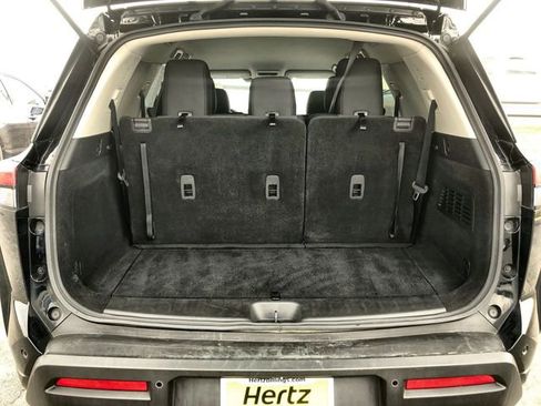 Used 2024 Nissan Pathfinder S image 23