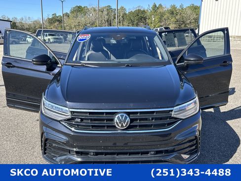 Used 2022 Volkswagen Tiguan SE R-Line image 34