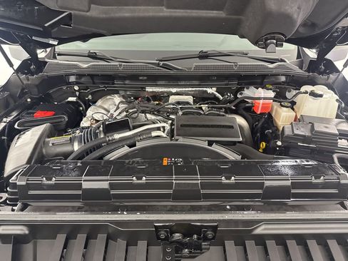 Used 2025 GMC Sierra 2500 AT4 image 31