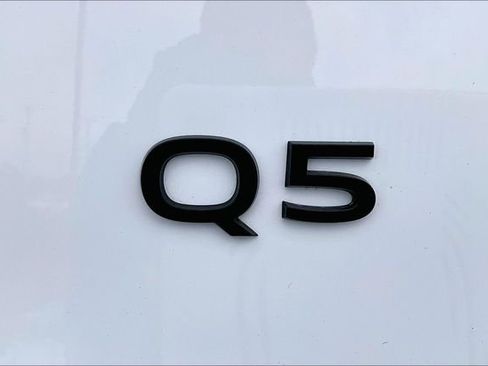 Used 2025 Audi Q5 Premium w/ Premium Plus AWD/4WD image 24