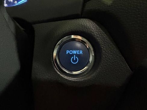 Used 2022 Toyota RAV4 XLE w/ Convenience Package AWD/4WD image 17