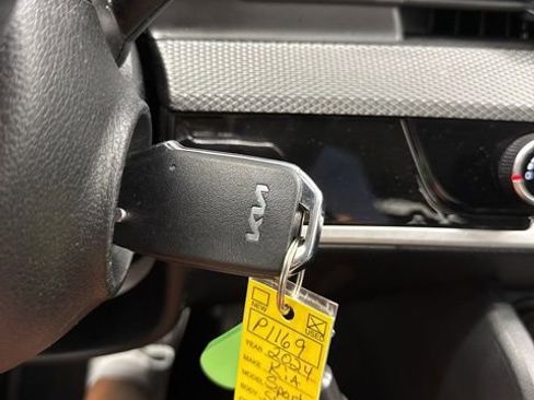 Used 2024 Kia Sportage LX FWD image 33