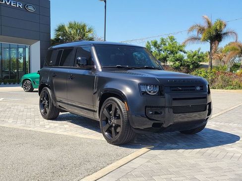 Used 2024 Land Rover Defender 110 X-Dynamic SE image 7