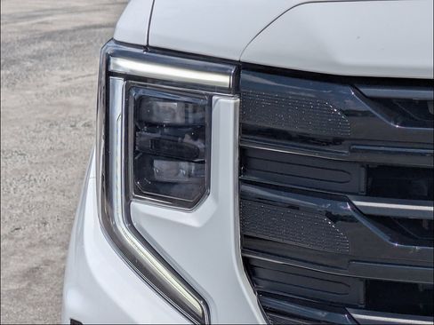 Certified 2022 GMC Sierra 1500 Elevation AWD/4WD image 10