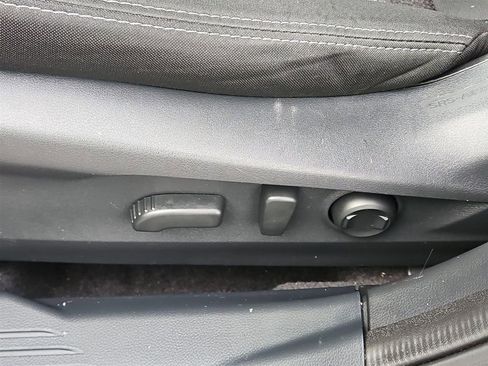 Used 2021 Subaru Outback Premium image 11