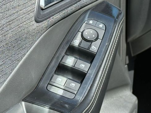 Used 2023 Nissan Rogue SV image 11