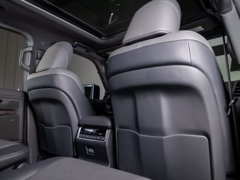 Used 2024 Lexus GX 550 w/ Accessory Package (Z1) AWD/4WD image 24
