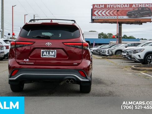 Used 2023 Toyota Highlander XSE image 6
