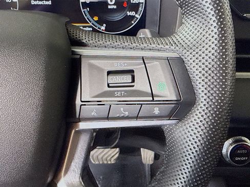 Used 2023 Mitsubishi Outlander SE image 15