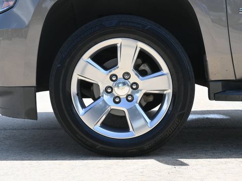 Used 2019 Chevrolet Suburban LT RWD image 29