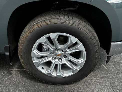 Used 2025 Chevrolet Silverado 1500 LTZ AWD/4WD image 40