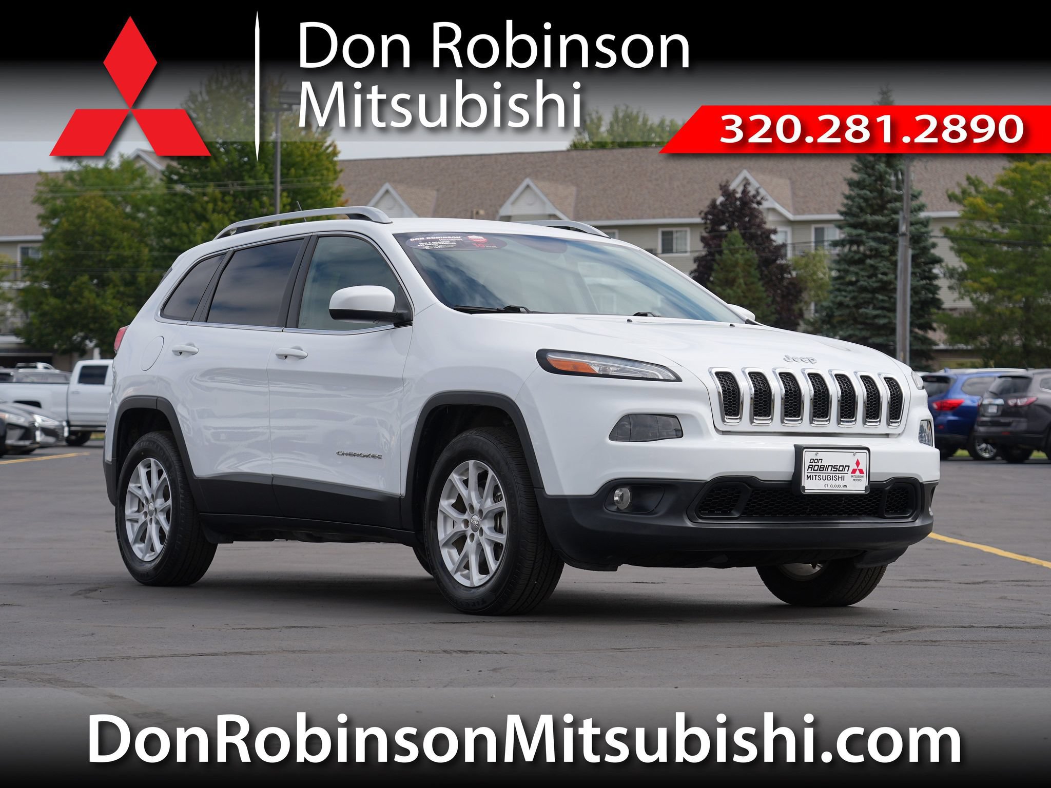 Used 2018 Jeep Cherokee Latitude w/ Safety Group AWD/4WD image 1