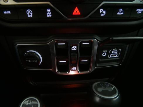 Used 2021 Jeep Wrangler Unlimited Sahara w/ Uconnect 4C Nav & Sound Group image 33