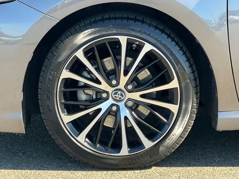Certified 2019 Toyota Camry SE w/ Convenience Package FWD image 29