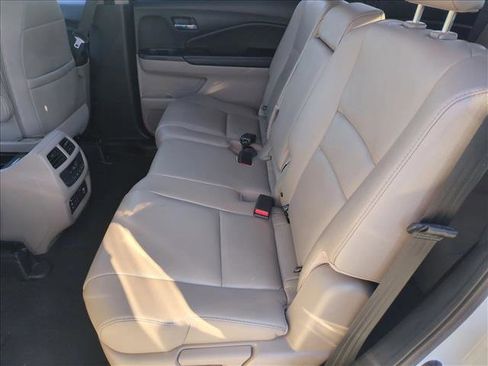 Used 2017 Honda Pilot Touring image 22