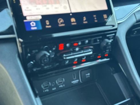 Certified 2022 Jeep Grand Cherokee Trailhawk w/ Luxury Tech Group III image 33