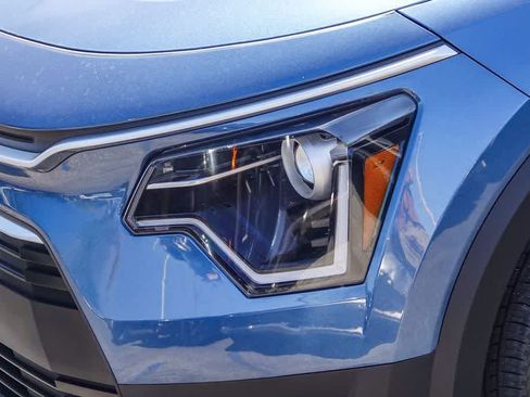 Certified 2023 Kia Niro EX FWD image 8