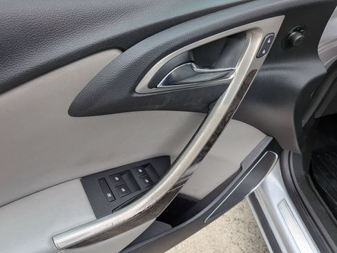 Used 2016 Buick Verano w/ Comfort Package FWD image 9
