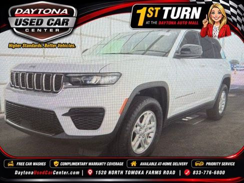 Used 2024 Jeep Grand Cherokee Laredo w/ Luxury Tech Group I RWD image 1