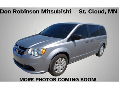 Used 2019 Dodge Grand Caravan SE w/ UConnect Hands-Free Group