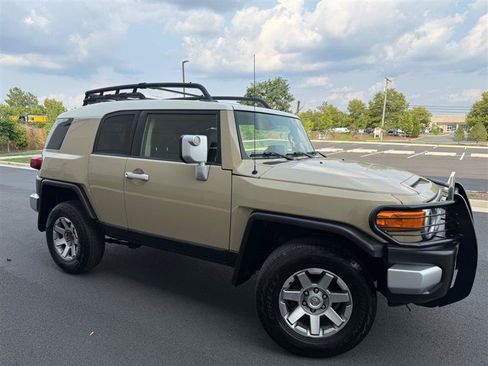 Used 2014 Toyota FJ Cruiser 4WD w/ Convenience Package image 15