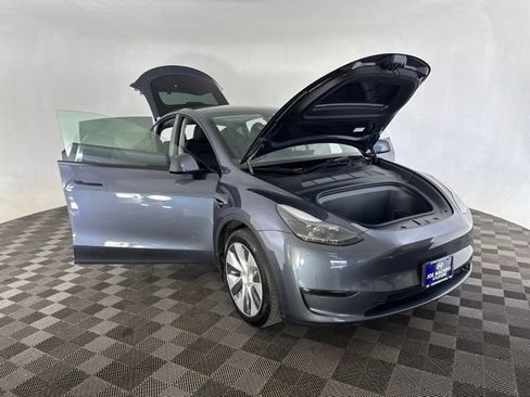 Used 2023 Tesla Model Y Long Range AWD/4WD image 15