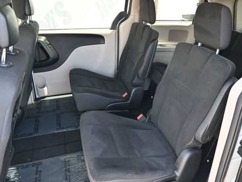 Used 2019 Dodge Grand Caravan SE w/ UConnect Hands-Free Group FWD image 21