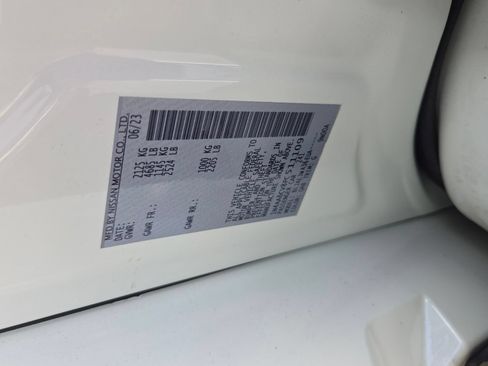 Used 2023 Nissan Maxima SV w/ Floor Mat Group FWD image 6