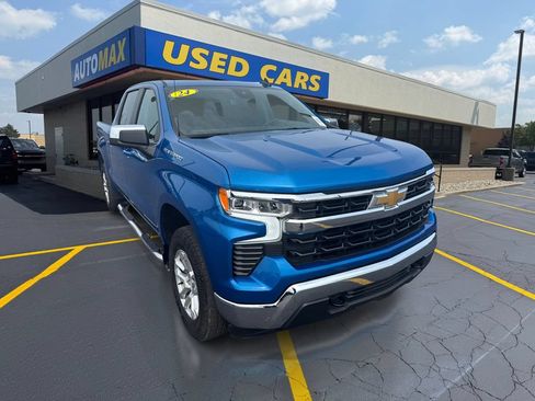 Used 2024 Chevrolet Silverado 1500 LT w/ Protection Package AWD/4WD image 4