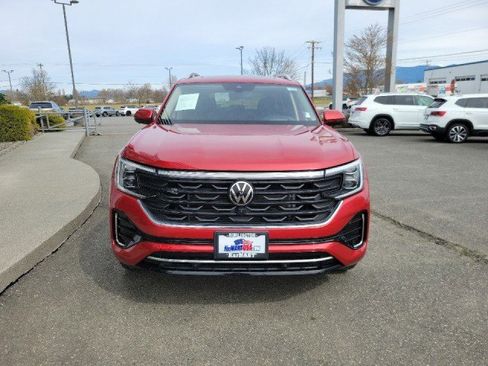 Used 2024 Volkswagen Atlas SEL Premium R-Line image 2