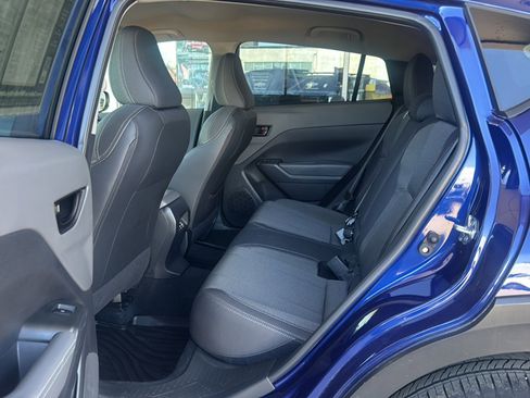 Used 2024 Subaru Crosstrek 2.0i Premium AWD/4WD image 17