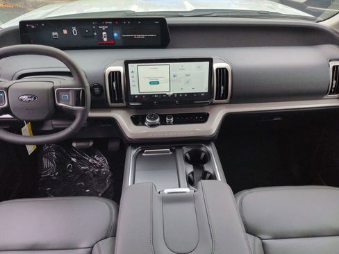 New 2026 Ford Expedition Active RWD image 15