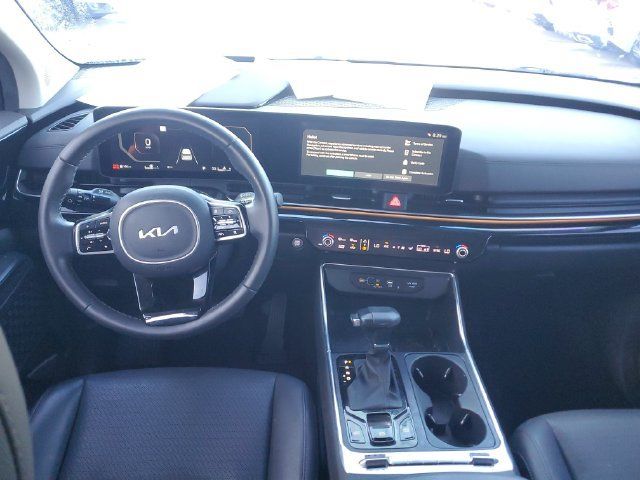 Certified 2025 Kia Carnival SX Prestige FWD image 13