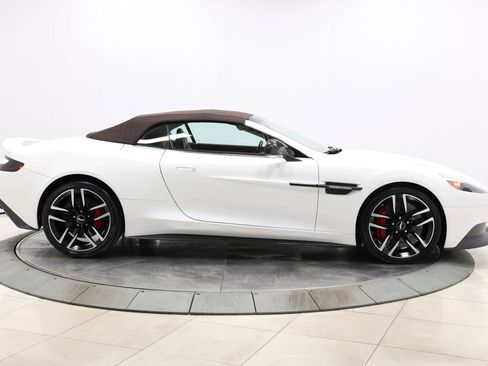 Used 2015 Aston Martin Vanquish Volante RWD image 51