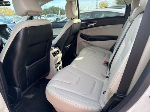 Used 2022 Ford Edge Titanium image 5