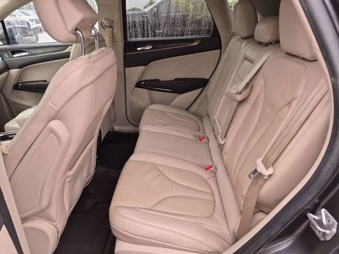 Used 2017 Lincoln MKC Reserve image 34