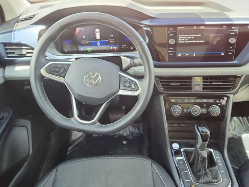 Used 2024 Volkswagen Taos SE w/ Panoramic Sunroof Package AWD/4WD image 11