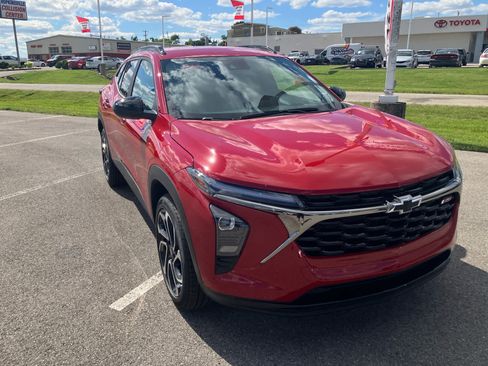 New 2026 Chevrolet Trax RS w/ Driver Confidence Package FWD image 1