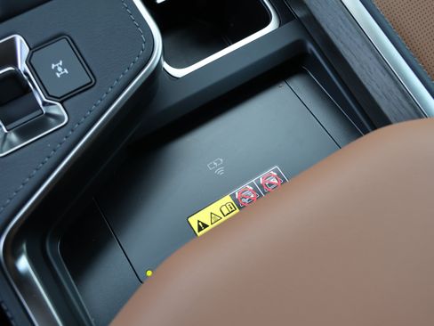 Used 2026 Lexus GX 550 w/ Accessory Package (2T) AWD/4WD image 34
