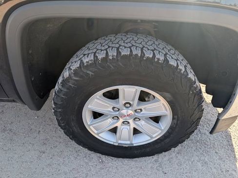 Used 2018 GMC Sierra 1500 SLE w/ SLE Value Package image 5