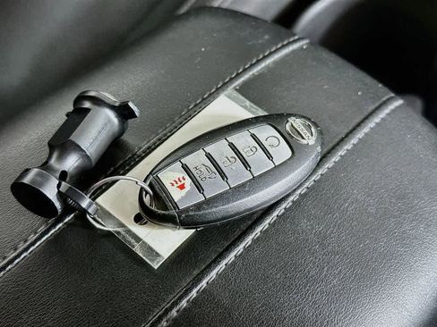 Used 2018 Nissan Rogue SL FWD image 22