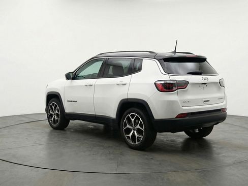 Used 2025 Jeep Compass Limited image 6