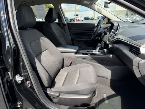 Used 2025 Nissan Altima 2.5 SV image 14