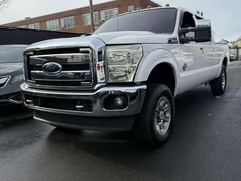 Used 2011 Ford F350 Lariat w/ Lariat Interior Pkg image 3