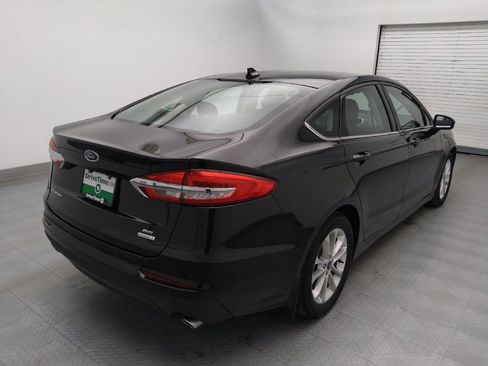 Used 2020 Ford Fusion SE image 9