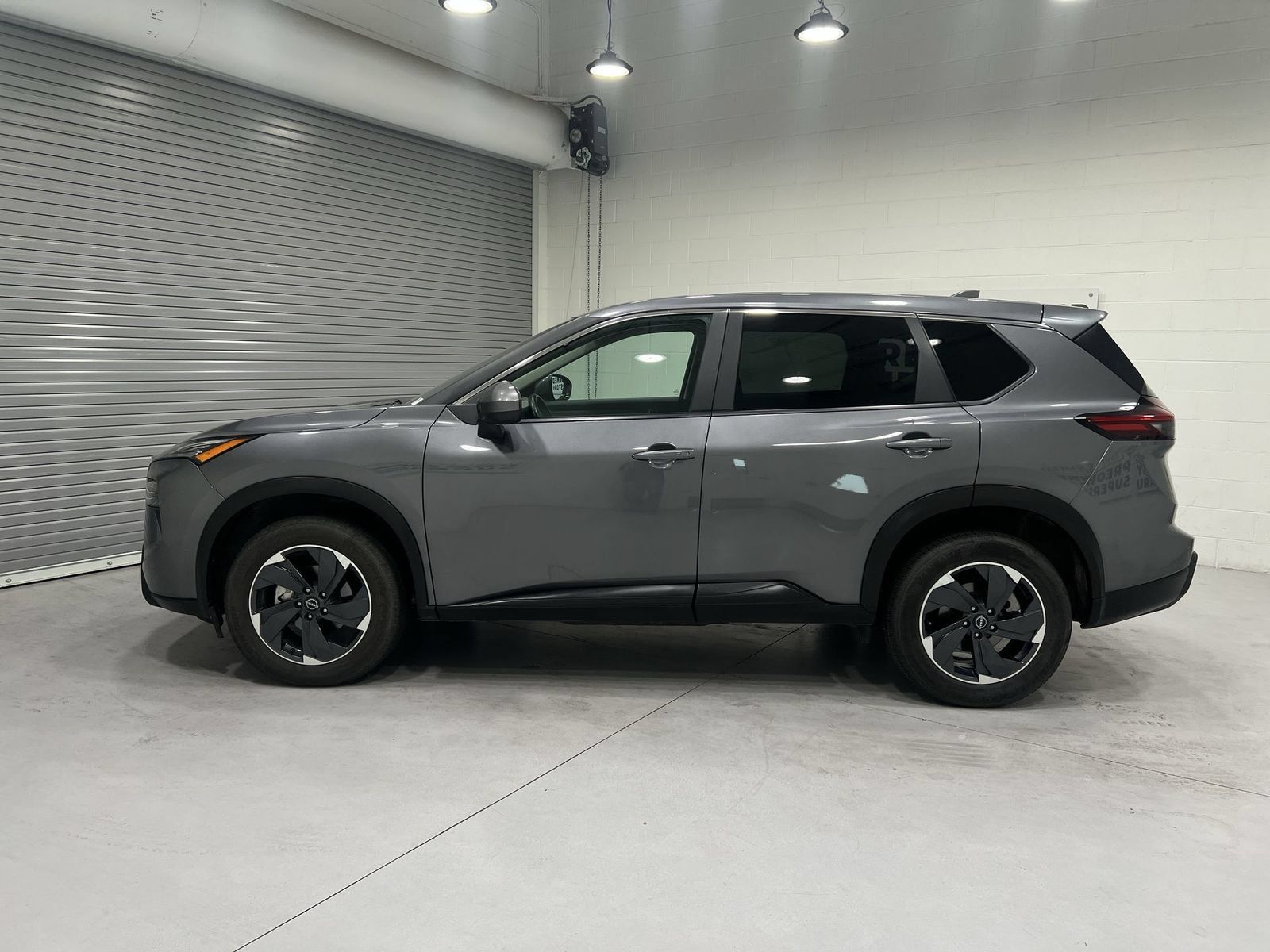 Used 2025 Nissan Rogue SV AWD/4WD image 5