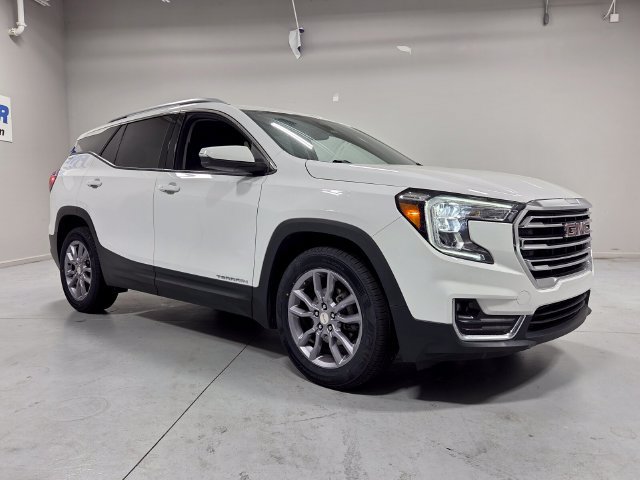 Used 2023 GMC Terrain SLT FWD image 2